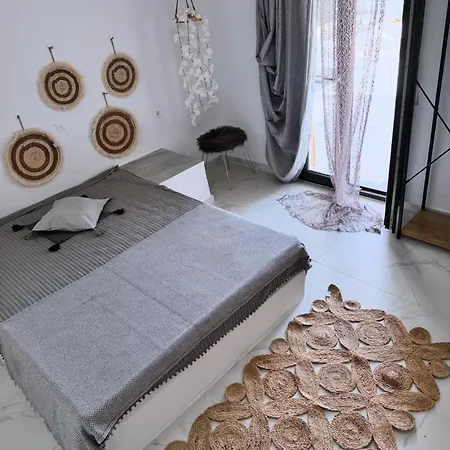 Diamanti Aparthotel Kolios